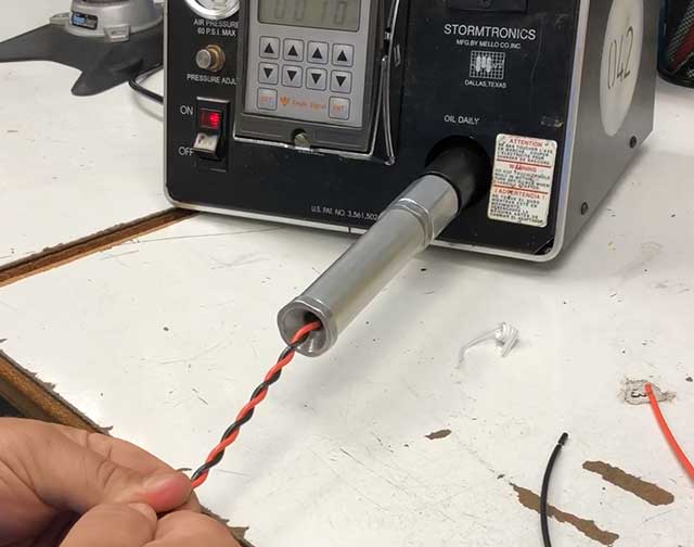 Twisting a UL1015 wire on a machine
