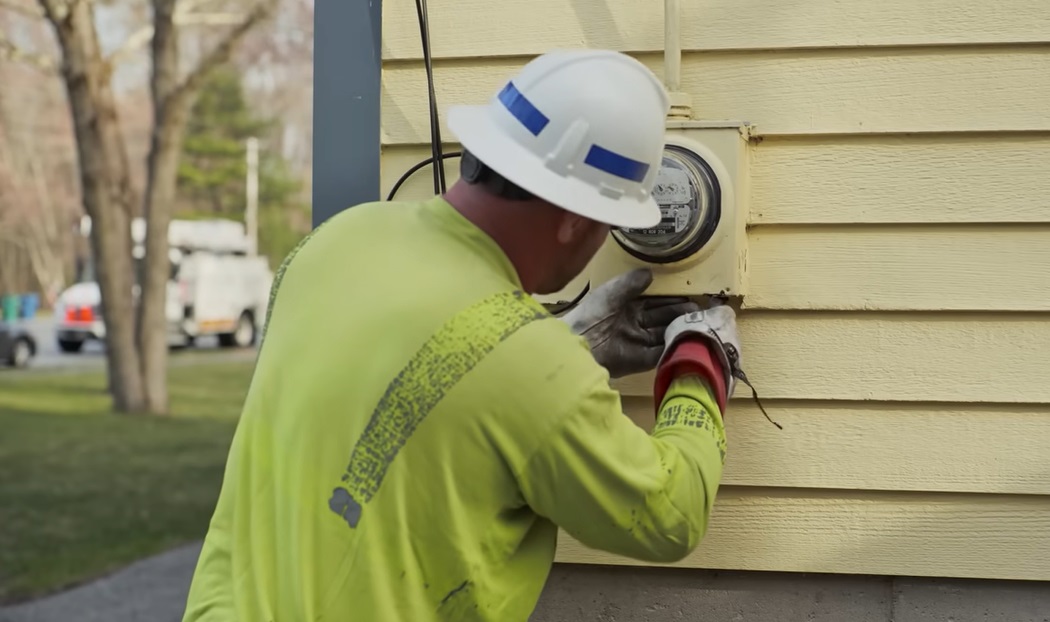 Generator-hook-up-turn-off-power